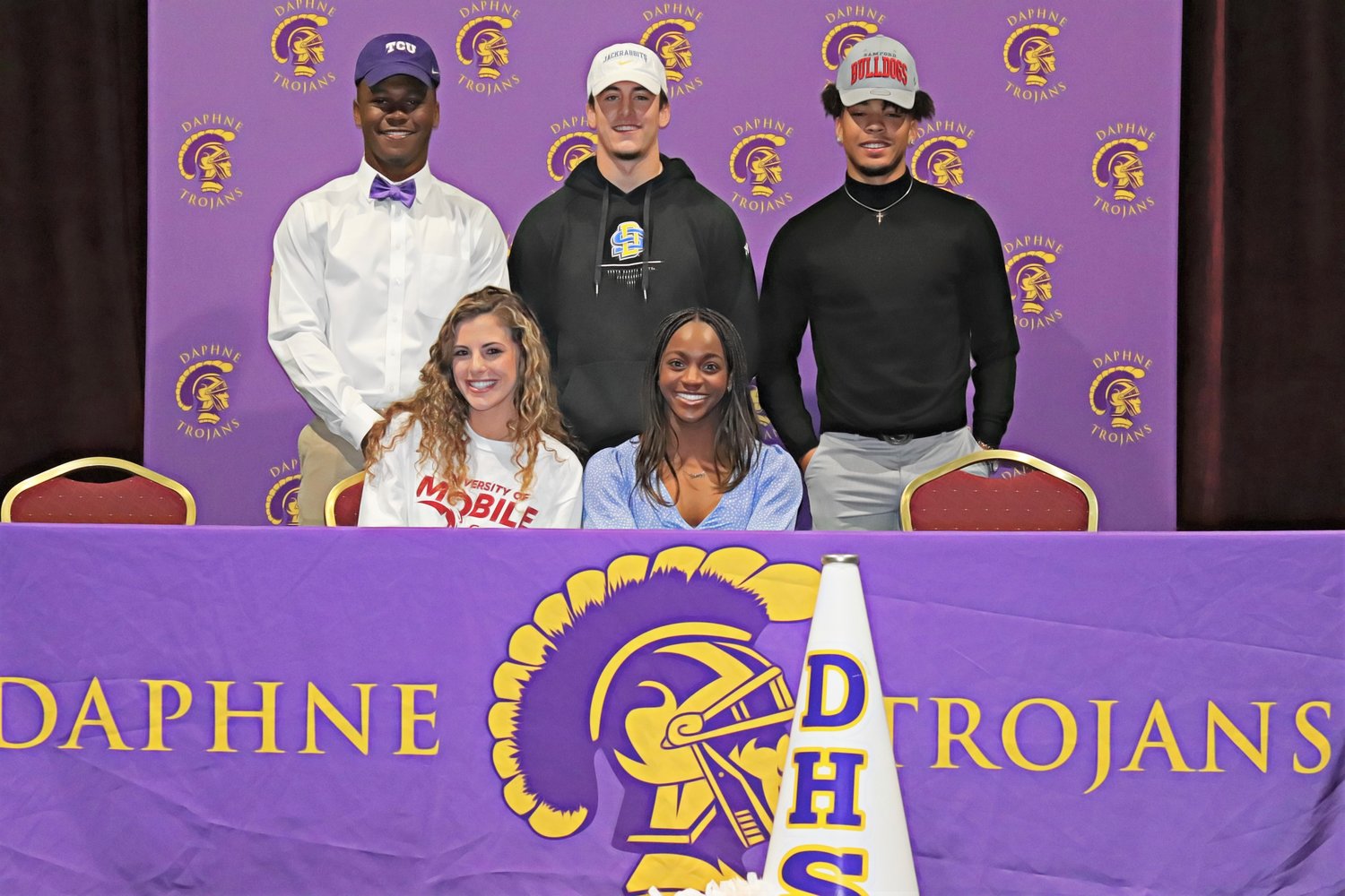 Five Daphne Trojans sign on National Signing Day